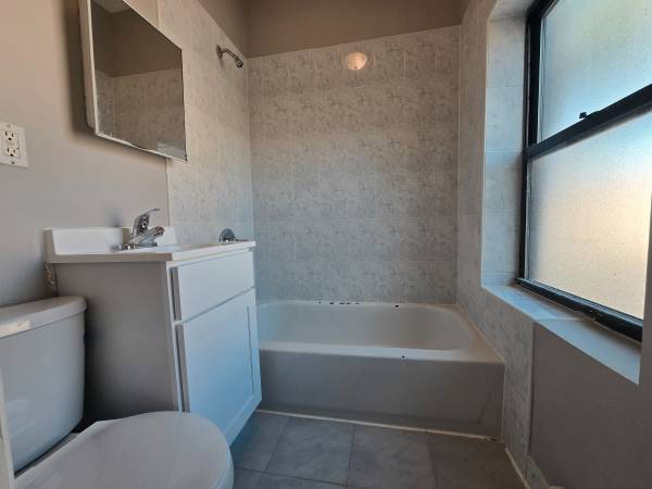2BR/1BA Apartment · Sebastopol photo 4