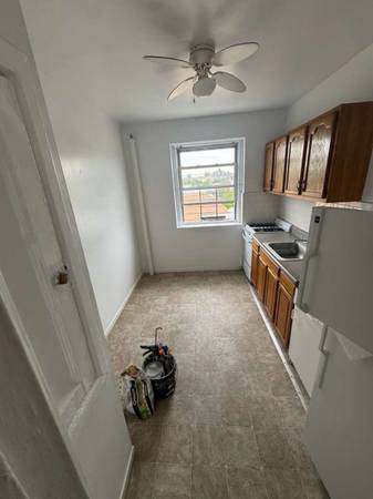 2BR/1BA Apartment · Berkeley photo 3