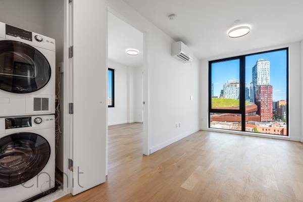 2BR/1BA Apartment · Larkspur photo 5