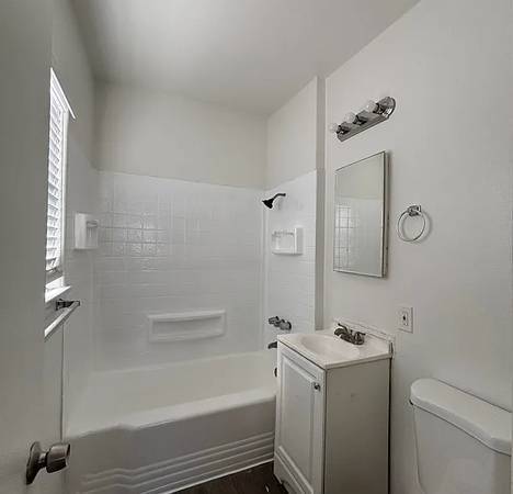 1BR/1BA Other on W 9th Ln · Hialeah photo 3