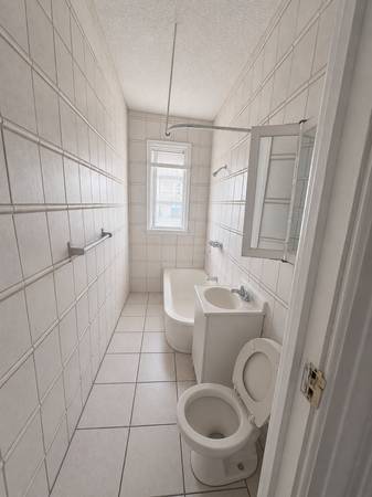 2BR/1BA Apartment · Palo Alto photo 4
