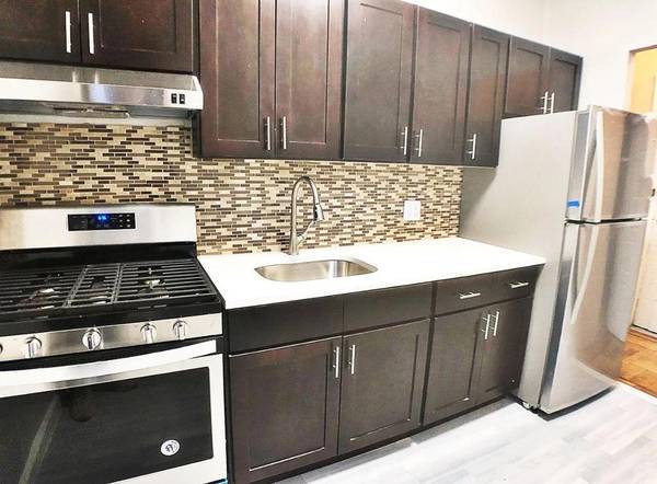 2BR/1BA Apartment · Novato photo 4