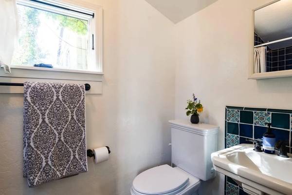 1BR/1BA Apartment · Albany photo 5