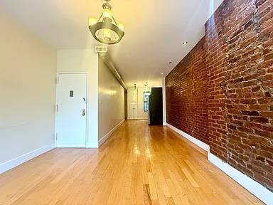 2BR/1BA Apartment · San Francisco photo 3