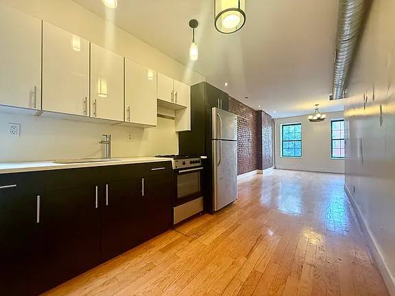 2BR/1BA Apartment · San Francisco photo 4