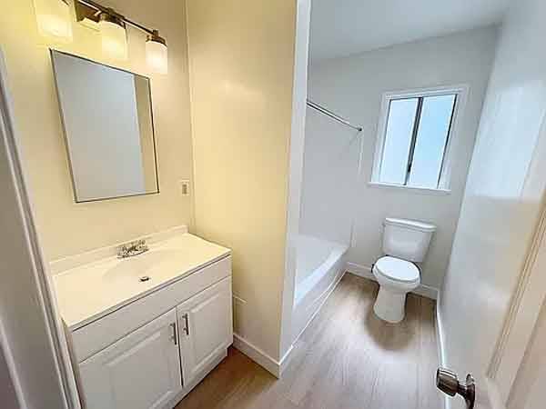 1BR/1BA Other on Iris St · Redwood City photo 3