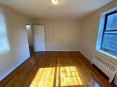 2BR/1BA Apartment · Petaluma photo 2