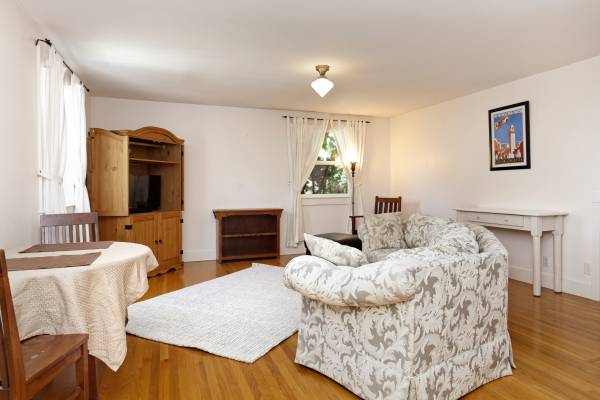 1BR/1BA Apartment · Berkeley photo 3