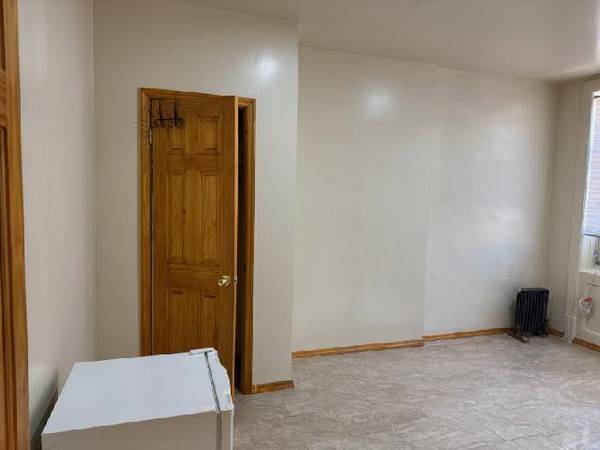2BR/1BA Apartment · Oakland photo 3