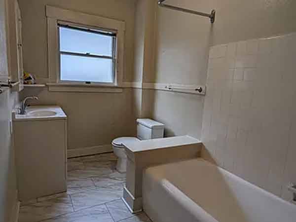 Private Bedroom in Classic Old Palo Alto Home With Shaded Side Patio photo 5