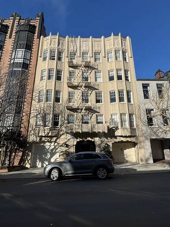 1BR/1BA Apartment on Pacific Ave · San Francisco photo 2