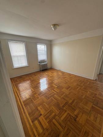 2BR/1BA Apartment · Albany photo 2