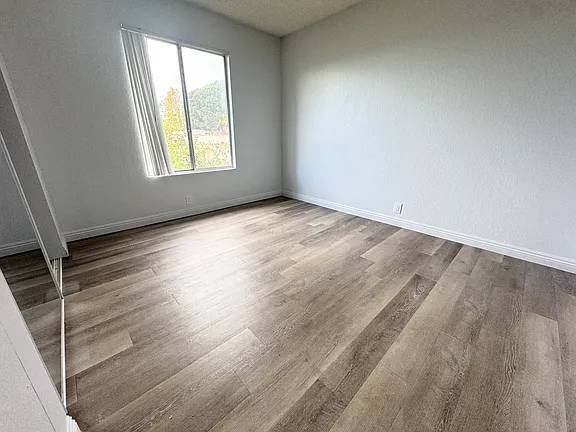 1BR/1BA Apartment · Costa Mesa photo 2