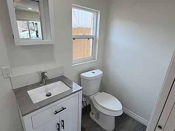 1BR/1BA Apartment · Oakland photo 4