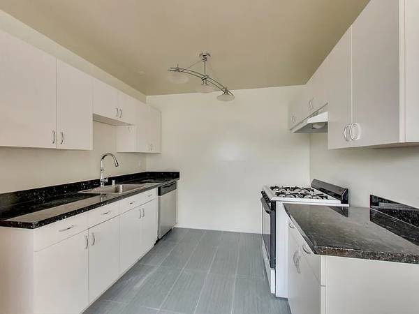 2BR/1BA Apartment on Hayes St · San Francisco photo 3
