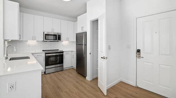 1BR/1BA Apartment · Ridgewood photo 2