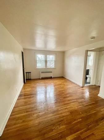2BR/1BA Apartment · Burlingame photo 2