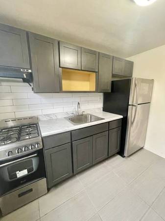 2BR/1BA Apartment · Burlingame photo 5