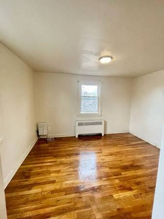 2BR/1BA Apartment · Burlingame photo 4