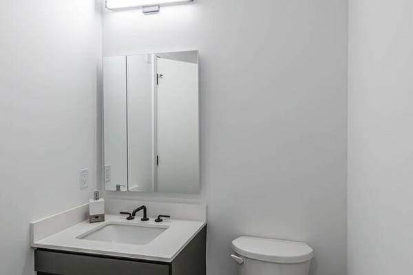 1BR/1BA Apartment · Jamaica photo 4