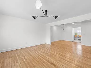 1BR/1BA Apartment · Woodside photo 2