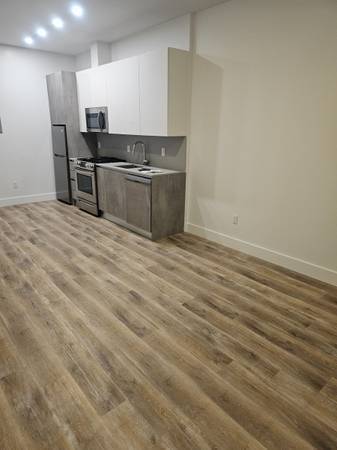 2BR/1BA Apartment · Burlingame photo 2