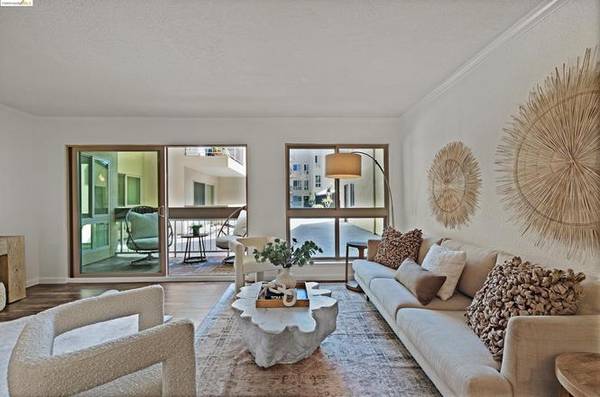 77 Fairmount Ave Oakland, CA 94611 photo 2