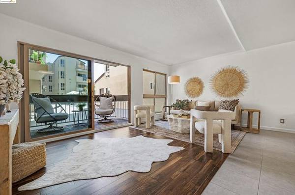 77 Fairmount Ave Oakland, CA 94611 photo 4