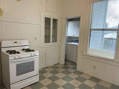 1BR/1BA Other on W E St · Port Costa photo 4