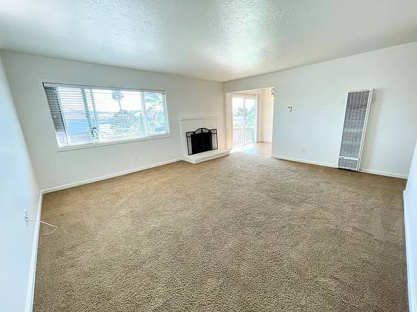 2BR/2BA Duplex on W L St · Port Costa photo 4