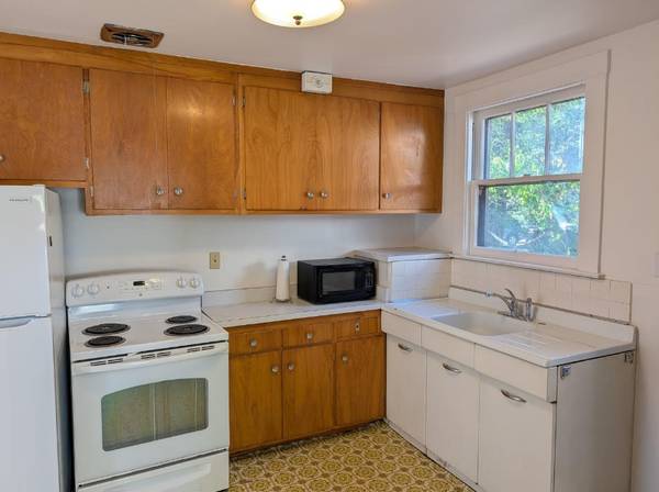 1BR/1BA Condo · Menlo Park photo 3