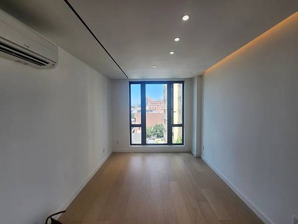 1BR/1BA Apartment · Richmond Hill photo 4
