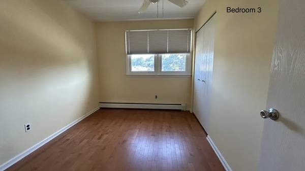 1BR/1BA Apartment · Reading photo 3