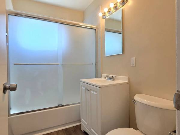 2BR/1BA Apartment · San Francisco photo 4