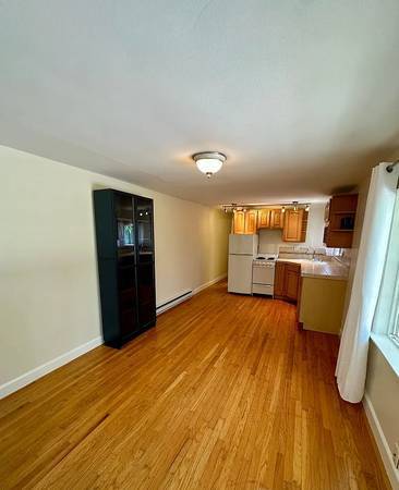 2BR/1BA Apartment · San Mateo photo 2