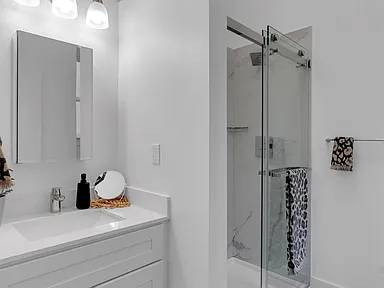1BR/1BA Duplex on Jackson St · San Francisco photo 5