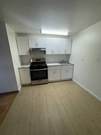 1BR/1BA Apartment · Oakland photo 2