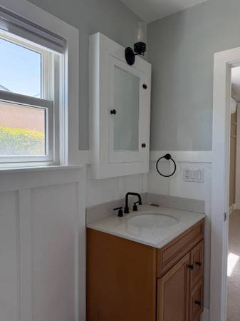 2BR/1BA Single Family House · Petaluma photo 3