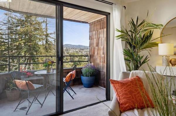 1BR/1BA Condo on Monte Vista Ave · Oakland photo 3