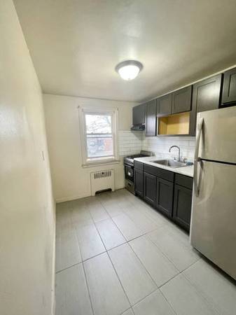 2BR/1BA Apartment · Burlingame photo 4