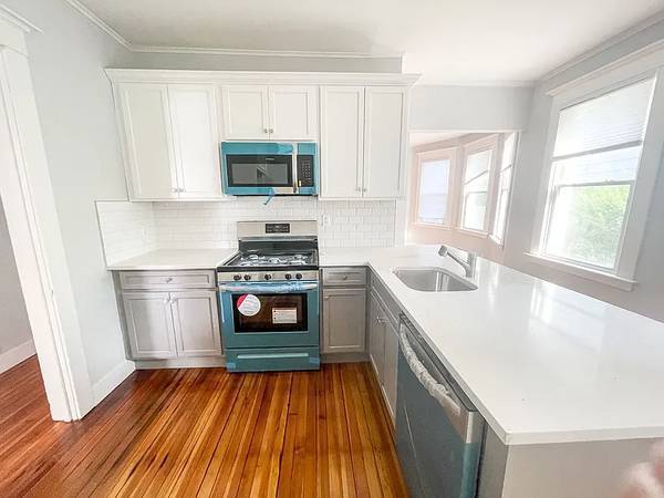 2BR/1BA Apartment · San Francisco photo 3