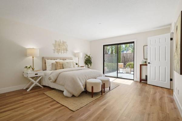 2BR/2BA Condo · Palo Alto photo 3