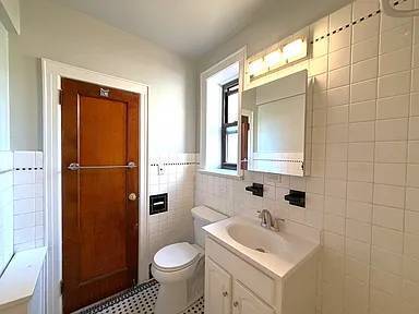 2BR/1BA Apartment · San Francisco photo 5