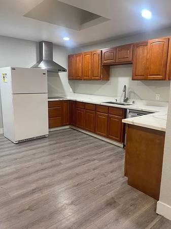 2BR/1BA Apartment · Oakland photo 5
