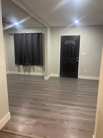 2BR/1BA Apartment · Oakland photo 3