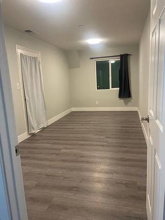 2BR/1BA Apartment · Oakland photo 4