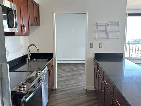 1BR/1BA Apartment · San Francisco photo 2