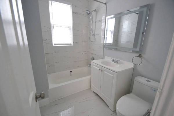 2BR/1BA Apartment · San Francisco photo 3