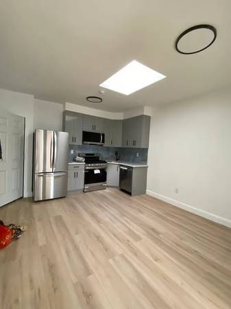 2BR/1BA Apartment · Novato photo 4