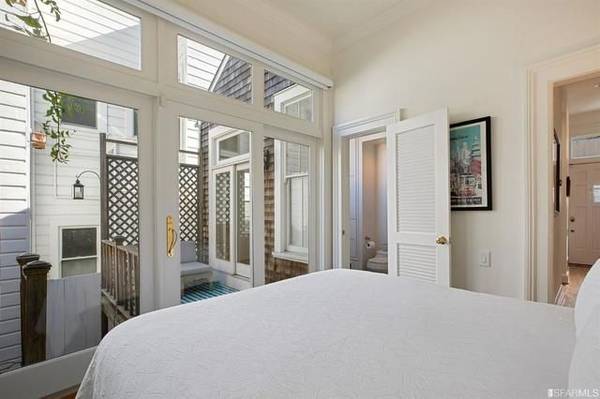 1BR/1BA Single Family House on Lily St · San Francisco photo 3